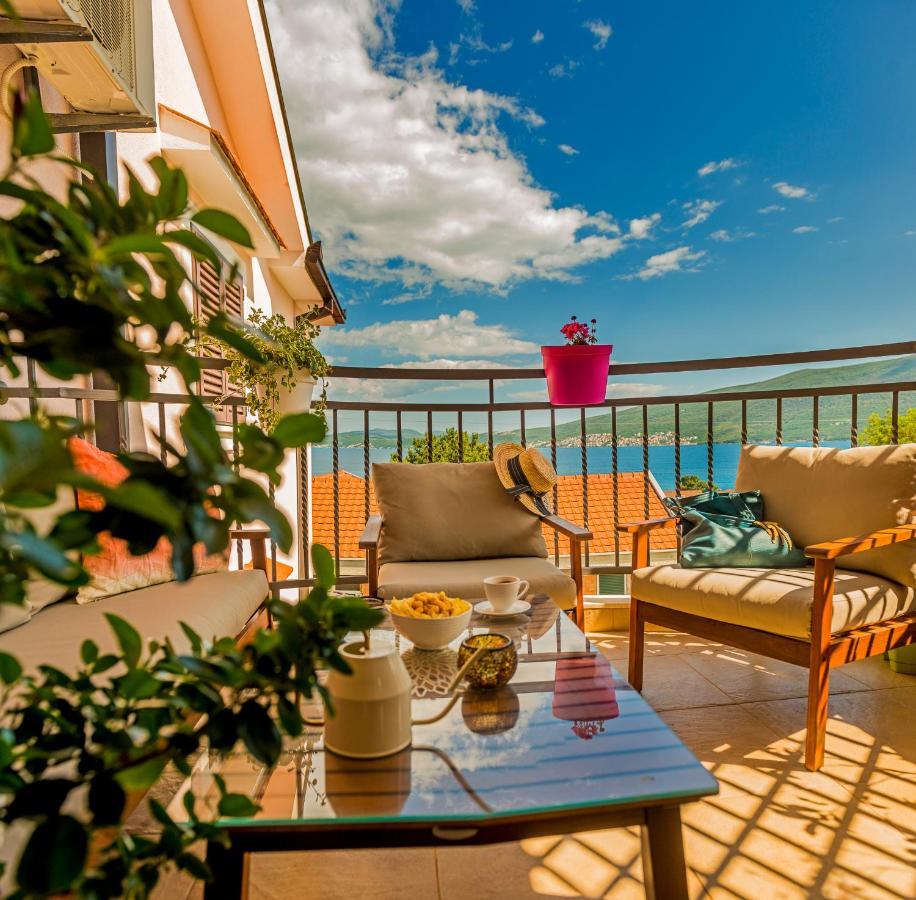 Cicciobello Lux Apartment Baosici With Stunning Sea View 外观 照片