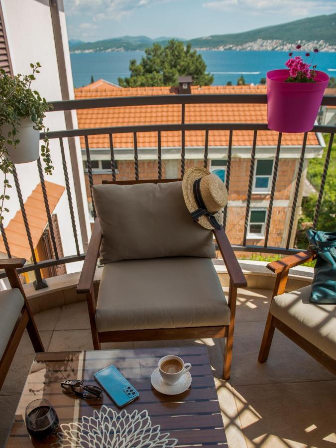 Cicciobello Lux Apartment Baosici With Stunning Sea View 外观 照片