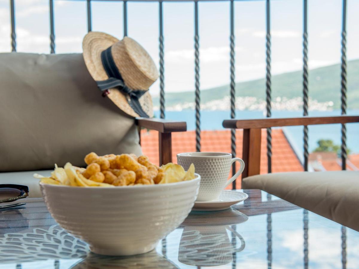 Cicciobello Lux Apartment Baosici With Stunning Sea View 外观 照片